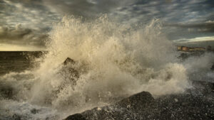 Explosion of water
